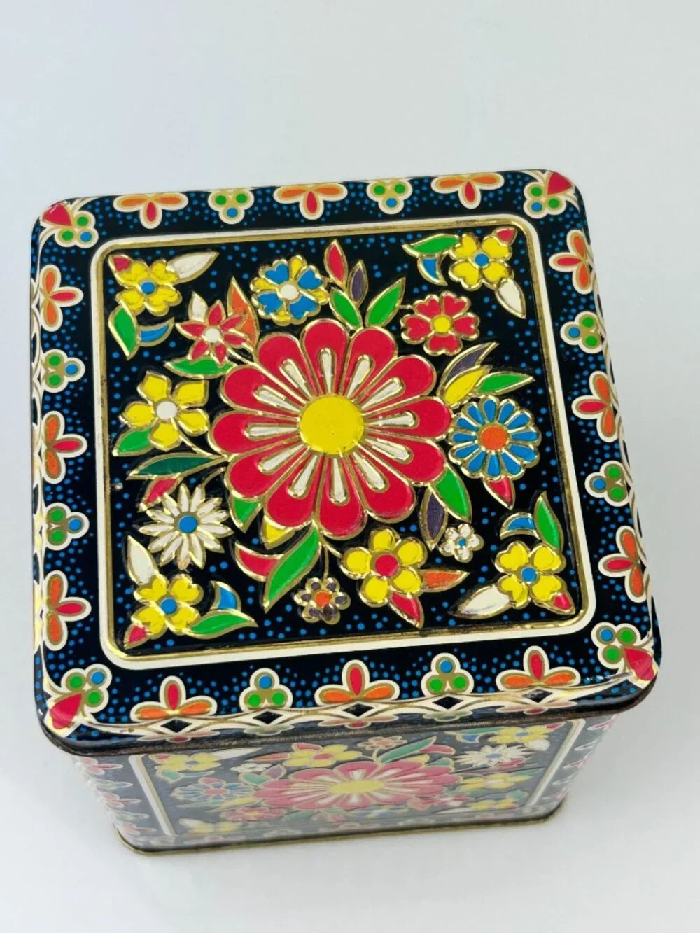 Daher Made in England Square Hinged Lid Tin Colorful Floral 11101 Metal Vintage